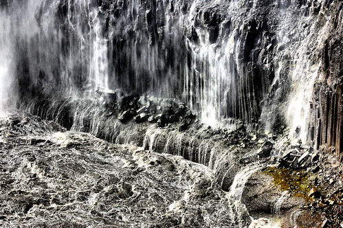 Melihat &quot;Kemegahan&quot; Air Terjun Dettifoss di Islandia