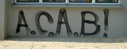 whatt-mobil-patroli-polisi-kawal-lamborghini-masuk-jalur-transjakarta-with-pic