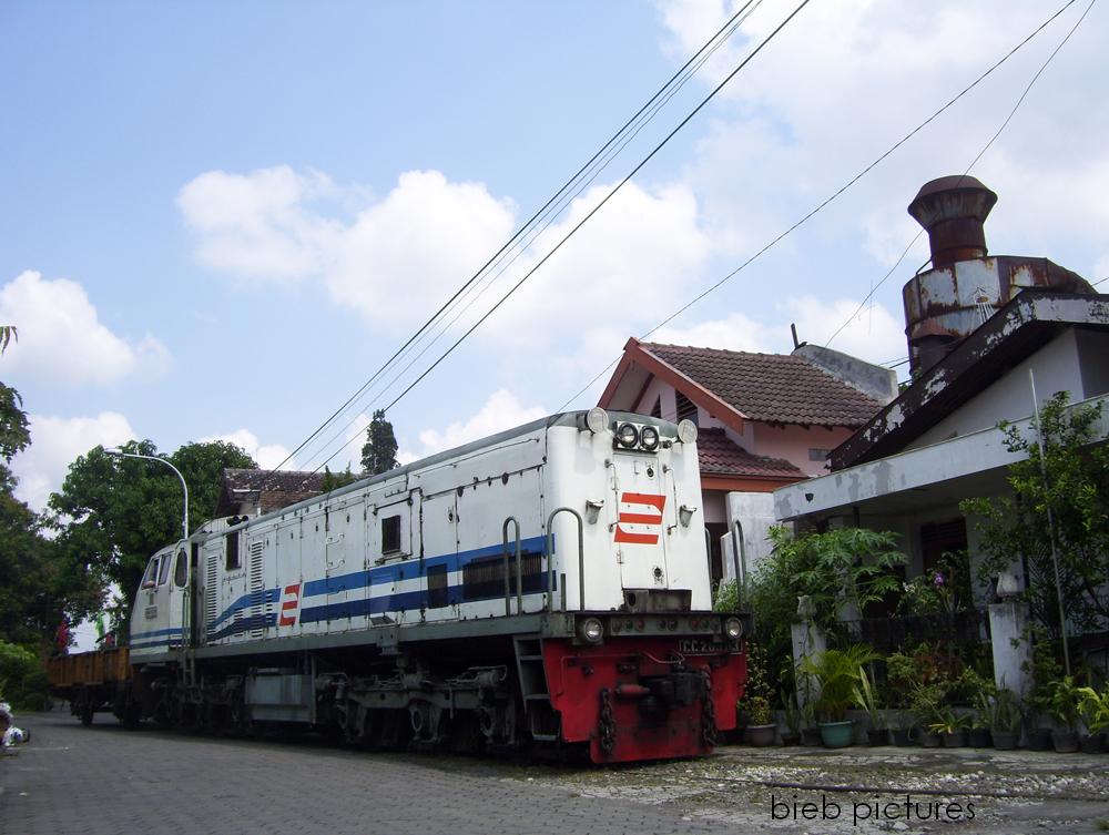 JalurJalur Kereta TerEXTREME Di Dunia Ada Di Indonesia!! cek dis out gan...!!!