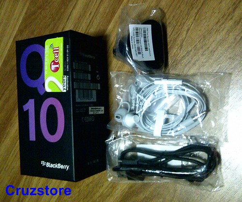 WTS : Blackberry Q10 White Barang Mulus + Murah :)