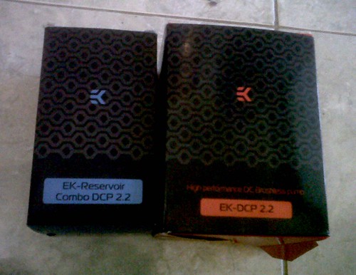 pump EK-resevoir combo DCP 2.2 ( part watercooling )
