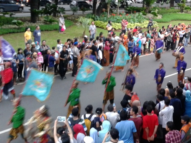 Meriahnya Pawai World Heritage Festival 2013 di kawasan Monas, Jakarta