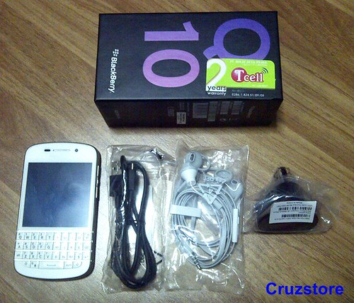 WTS : Blackberry Q10 White Barang Mulus + Murah :)