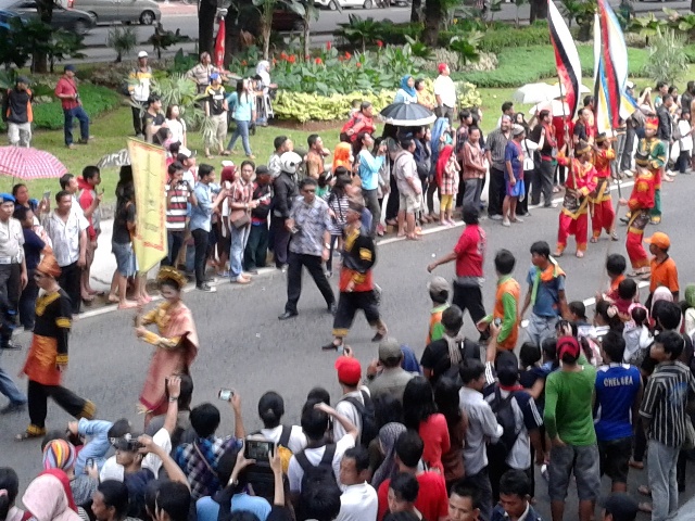 Meriahnya Pawai World Heritage Festival 2013 di kawasan Monas, Jakarta