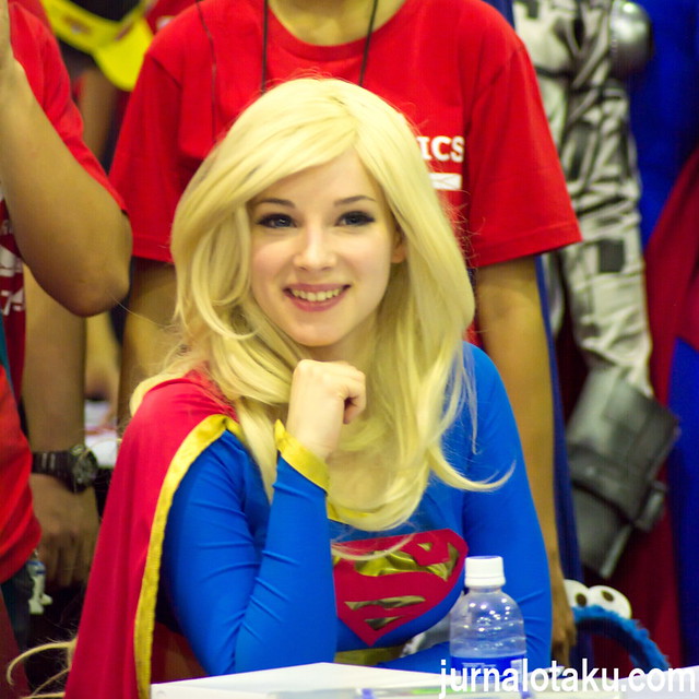 COSPLAYER INI MENGGEMASKAN 