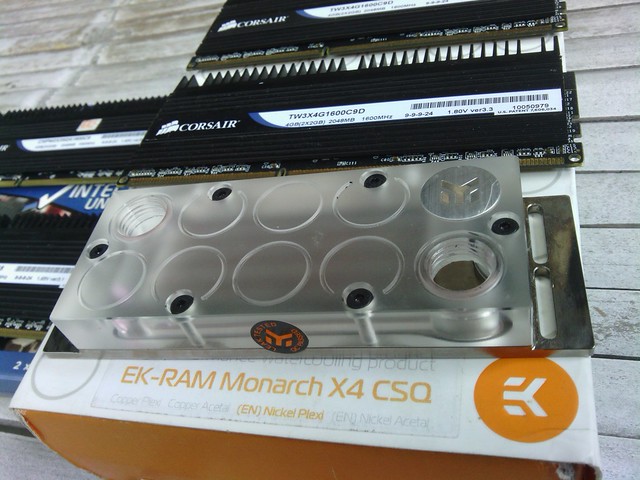 corsair dominator4GB KIT + Water Block RAM -SOLO