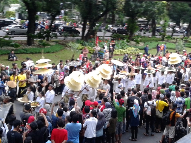 Meriahnya Pawai World Heritage Festival 2013 di kawasan Monas, Jakarta