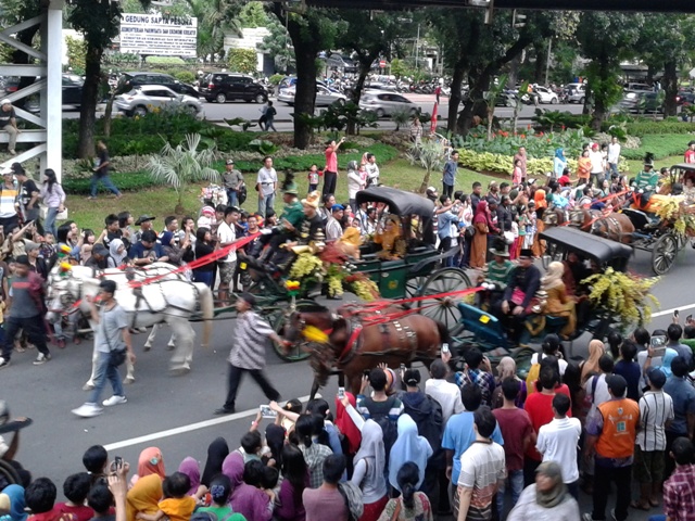 Meriahnya Pawai World Heritage Festival 2013 di kawasan Monas, Jakarta