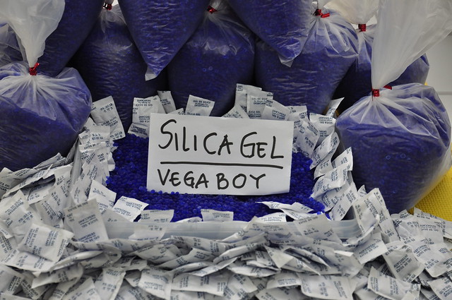 Silica gel biru (curah & sachet)