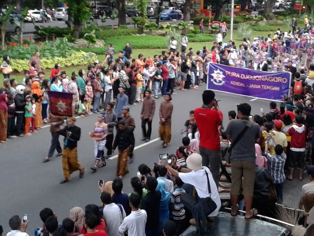 Meriahnya Pawai World Heritage Festival 2013 di kawasan Monas, Jakarta