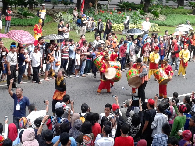 Meriahnya Pawai World Heritage Festival 2013 di kawasan Monas, Jakarta