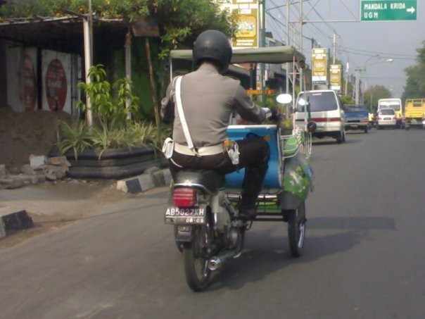 Kumpulan Gambar Sisi Lain Indonesia Yang Membuat 'Ngakak'