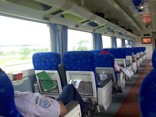 Interior Kereta eksekutif di Indonesia &#91;PIC&#93;