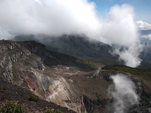 &#91;CatPer&#93; Indahnya sunrise di Surya Kencan. Enggak kalah bagus sama di puncak Gede.