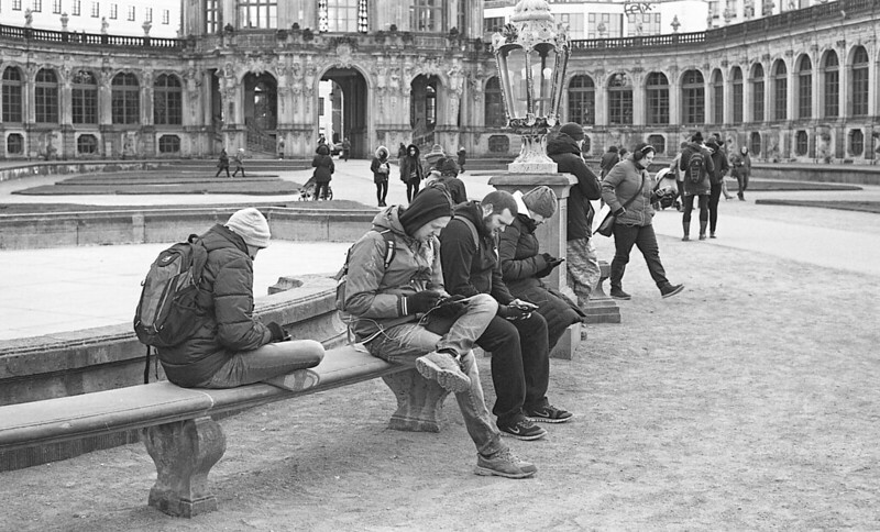 warung-ngumpul-penggemar-kamera-analog---part-5