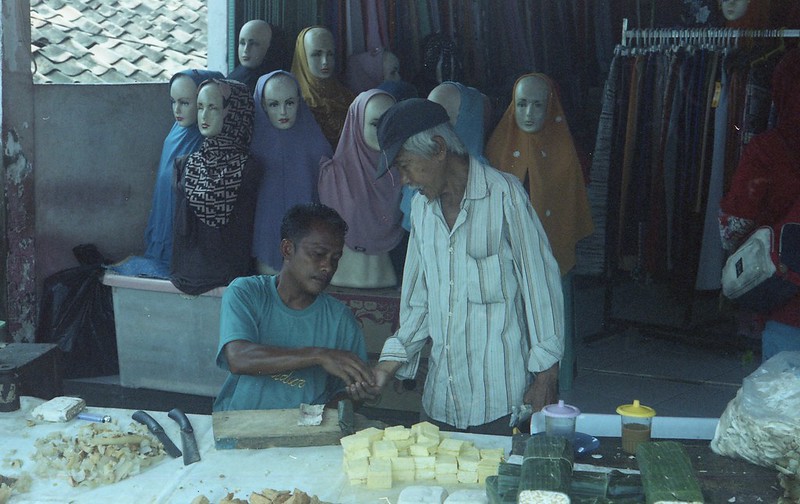 warung-ngumpul-penggemar-kamera-analog---part-5