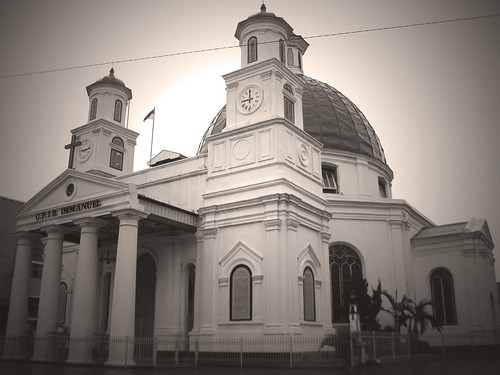 Gereja Unik Berdesain Candi &#91;INDONESIA&#93;