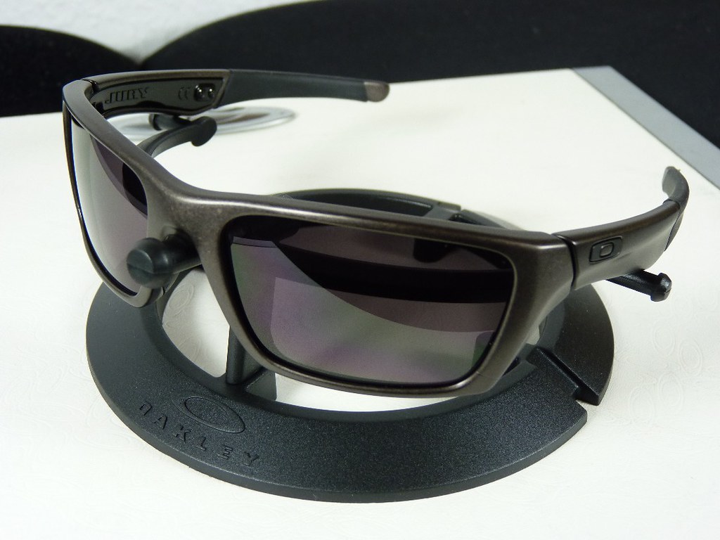 Terjual JUAL KACAMATA SUNGLASSES OAKLEY RAYBAN dll KW 