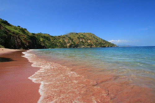 Sisi Lain Pulau Komodo