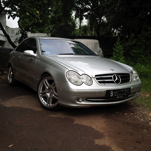MERCEDES BENZ CLK 240 AVANTGARDE (C209) TH.2003 FULL OPTION AND ORIGINAL