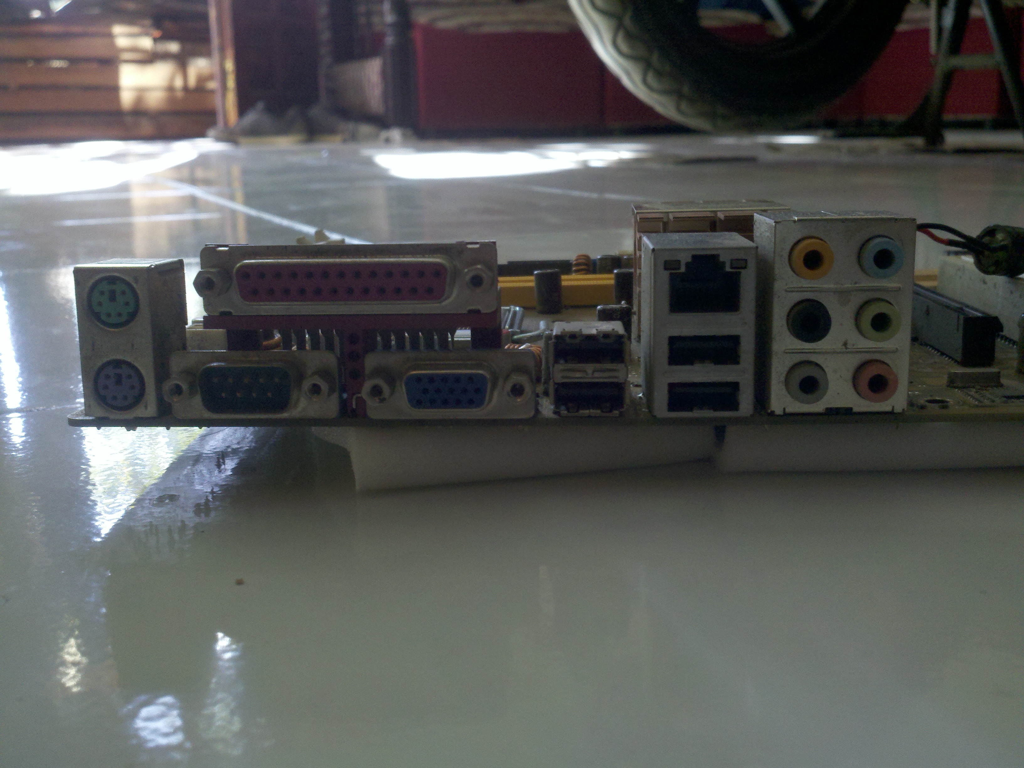 MOBO ASSUS