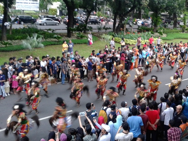 Meriahnya Pawai World Heritage Festival 2013 di kawasan Monas, Jakarta