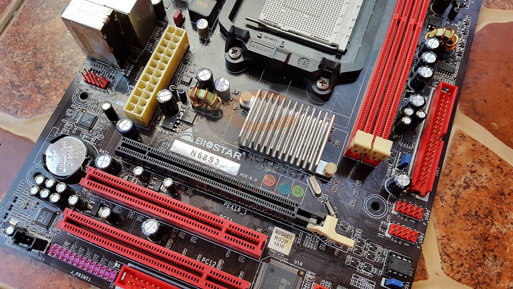 Материнская плата под процессор amd. Как вставить видеокарту в материнскую плату. Материнская плата на 2 процессора амд. Материнская плата под процессор amd. Материнская плата под процессор amd.