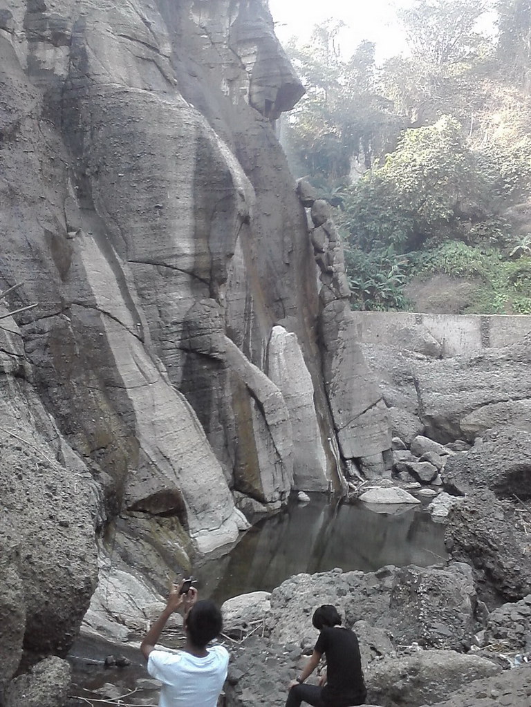 curug caweni sukabumi