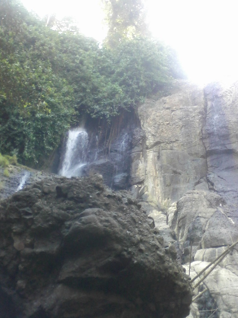 curug caweni sukabumi