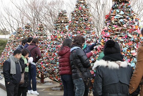 &quot;Love Lock&quot;, Mengabadikan Cinta lewat Gembok di N Seoul Tower