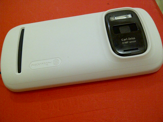 nokia-808-pureview-lounge-41mp-camera-for-take-your-photos-with-clarity