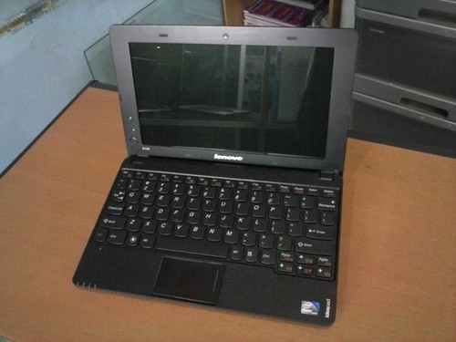 LAPTOP/NETBOOK MURAH HARGA NEGO/LENOVO IDEAPAD S100/D.CORE N570/FULLSET/COD BANDUNG