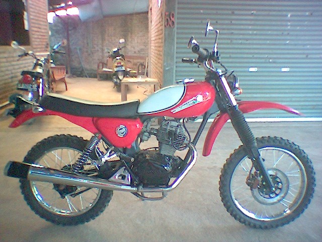 Honda CB-100 th '72 modif
