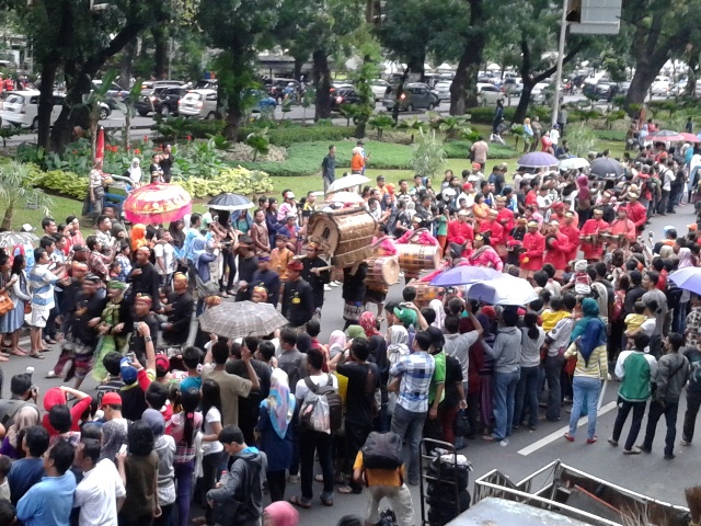 Meriahnya Pawai World Heritage Festival 2013 di kawasan Monas, Jakarta