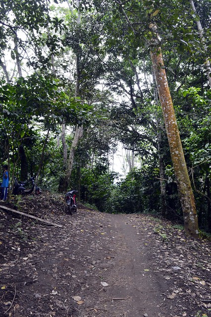 catper-treking-ringan-ke-air-terjun-sekeper-lombok-utara