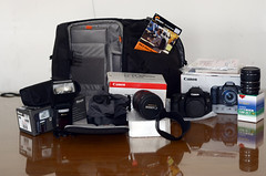 Canon D60 (mint) komplit dengan tas, flash, lensa