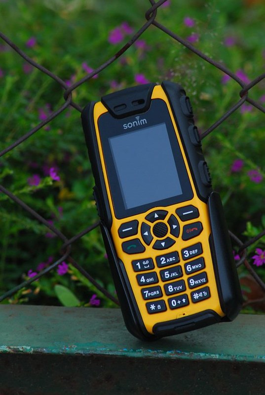 1769-9733-1769--lounge-sonim-outdoor-phone--new-home-1769-9733-1769