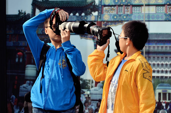 Bocah2 di China sudah menggunakan kamera DSLR mahal