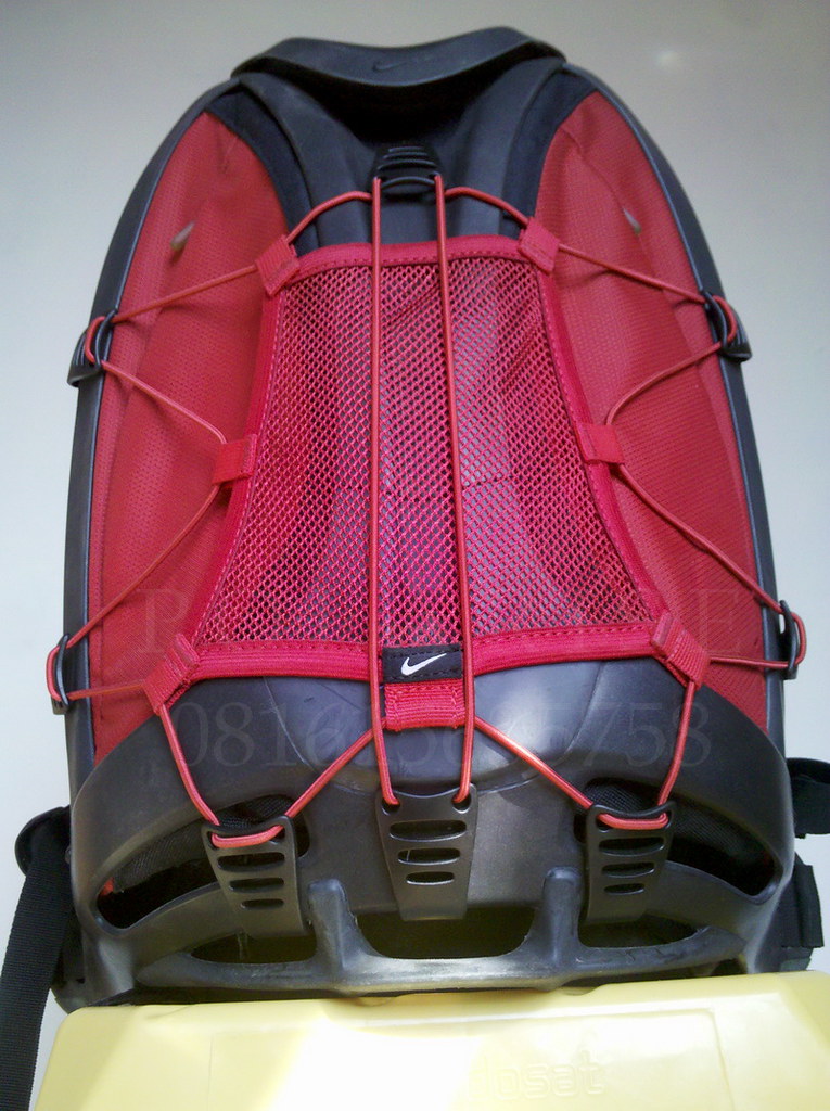 Tas Ransel : NIKE HARDSHELL BACKPACK ........... MANTAP & Eye Catcher