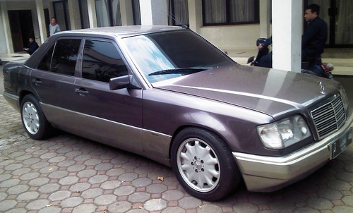 Mercedes Benz E320 Masterpiece 1993 Bandung