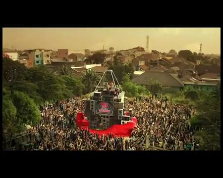 Penampakan di iklan GG Spekta Mera*
