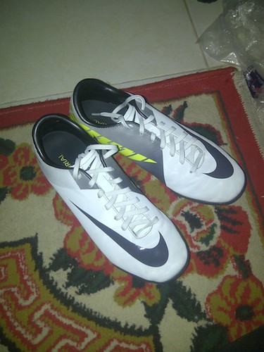 NIKE T7 Mercurial Mango Orange Volt White Volt Mizuno Wave Ignitus Size 42-42,5-43