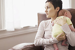 Istri mendadak cengeng &amp; sensitif abis ngelahirin? Mungkin kena post-partum blues,gan