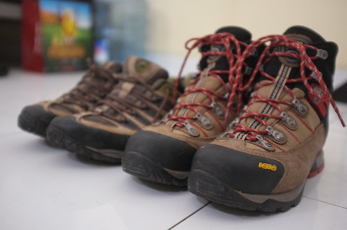 all-about-sepatu-trekking