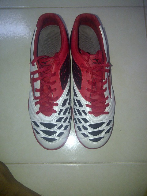 NIKE T7 Mercurial Mango Orange Volt White Volt Mizuno Wave Ignitus Size 42-42,5-43