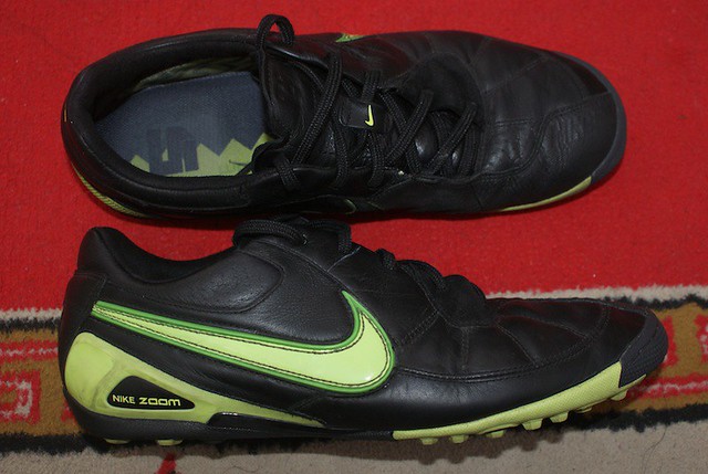 NIKE T7 Mercurial Mango Orange Volt White Volt Mizuno Wave Ignitus Size 42-42,5-43