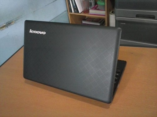 LAPTOP/NETBOOK MURAH HARGA NEGO/LENOVO IDEAPAD S100/D.CORE N570/FULLSET/COD BANDUNG