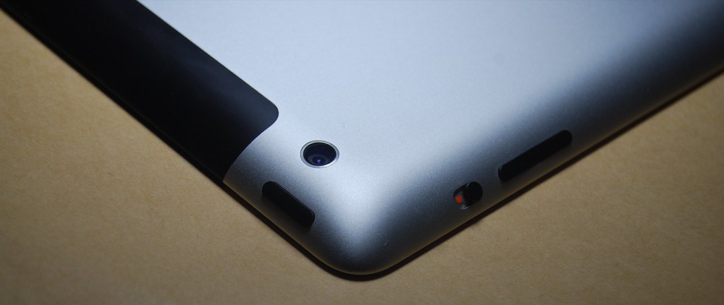 IPAD 3 (NEW IPAD) 64 GB Wifi 4G 100% MULUS!!!! + CASE