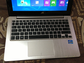 ASUS VivoBook X202 TouchScreen - 500GB HDD - Win 8 - Core i3 - 4GB DDR - Intel HD4000