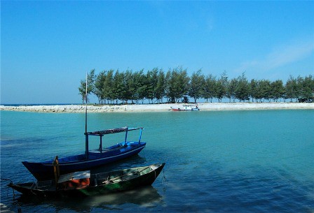 Terjual Paket Tour Pantai Perawan (Virgin Beach) Pulau Pari Kepulauan